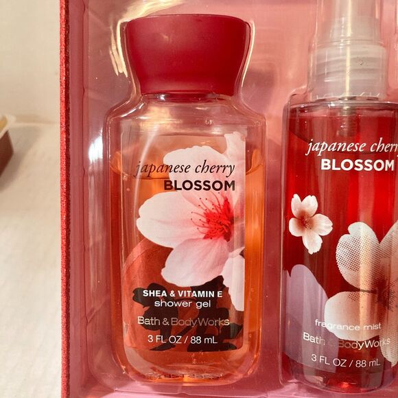Bath & Body Works Japanese Cherry Blossom Gift Set Fragrance Shower Gel Lotion - Picture 4 of 11